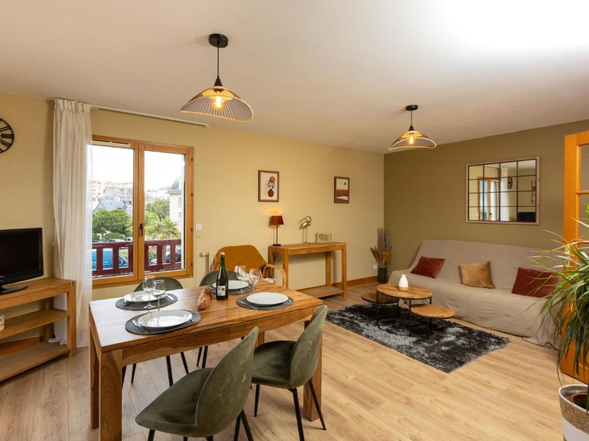 Christie By Interhome Dinard